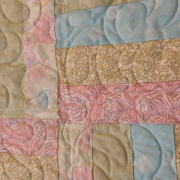 Patchwork Quilt Pastels - Picture 10 of 14